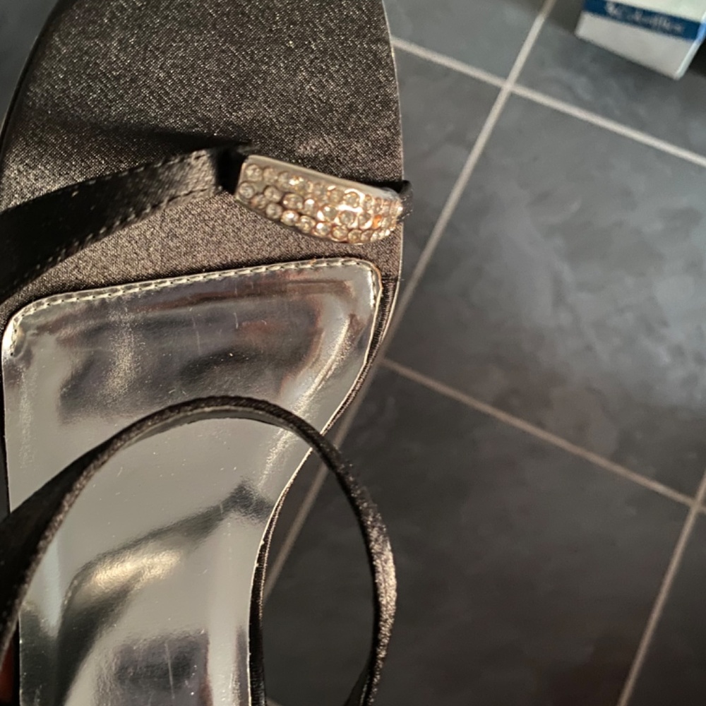 Shoes - Picture 2 of 2
